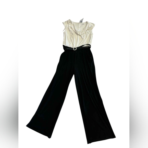 Cleo NWT Jumpsuit Shimmery White & Black with Wide Leg and Belt Size 8 - Picture 5 of 8
